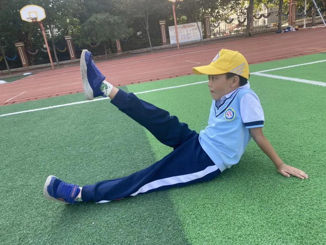 如何根据篮球比赛的不同阶段调整力量训练强度？_1
